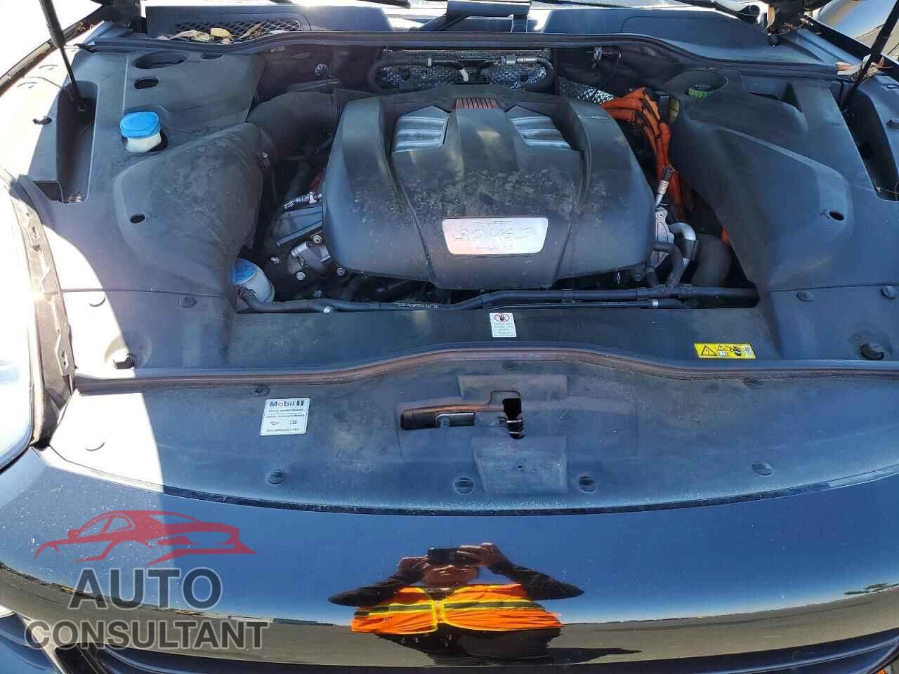 PORSCHE CAYENNE 2018 - WP1AE2A22JLA72530