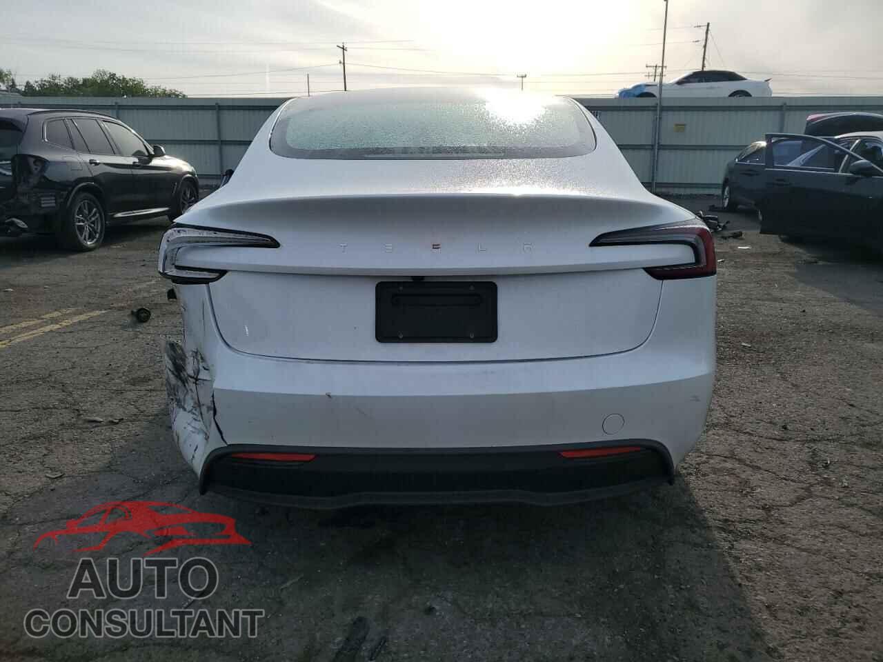 TESLA MODEL 3 2024 - 5YJ3E1EA0RF830904