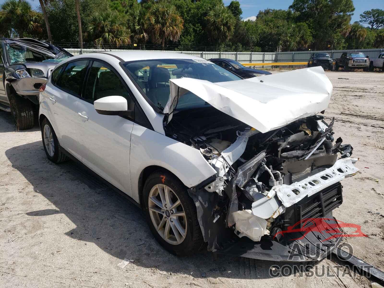 FORD FOCUS 2018 - 1FADP3K26JL252323