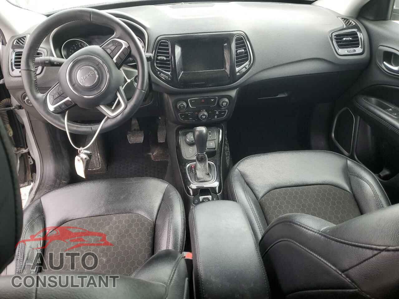 JEEP COMPASS 2018 - 3C4NJDBB8JT394652