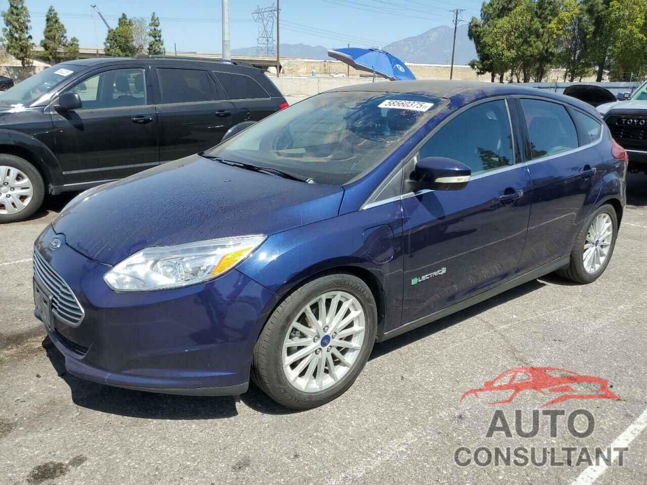 FORD FOCUS 2017 - 1FADP3R44HL271227