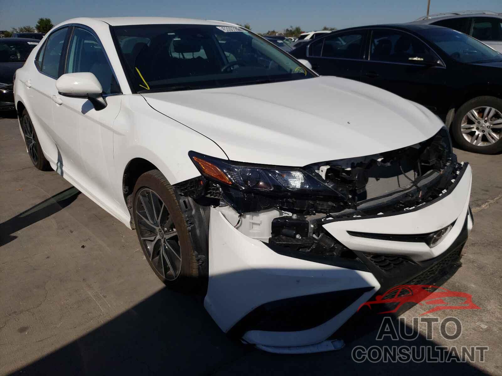 TOYOTA CAMRY 2021 - 4T1G11AK6MU576154