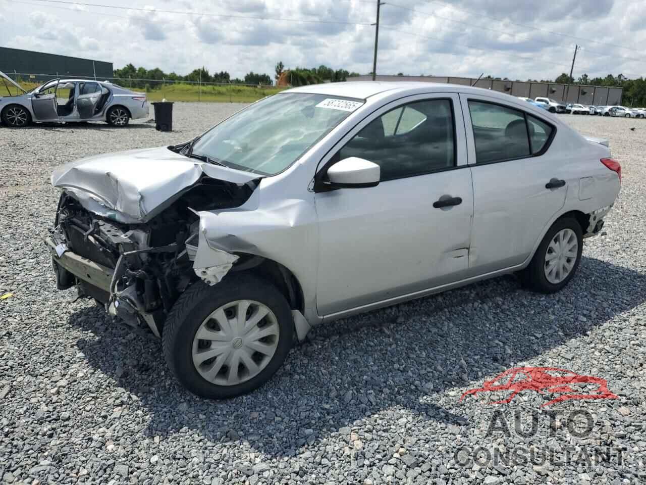 NISSAN VERSA 2018 - 3N1CN7AP4JL831012