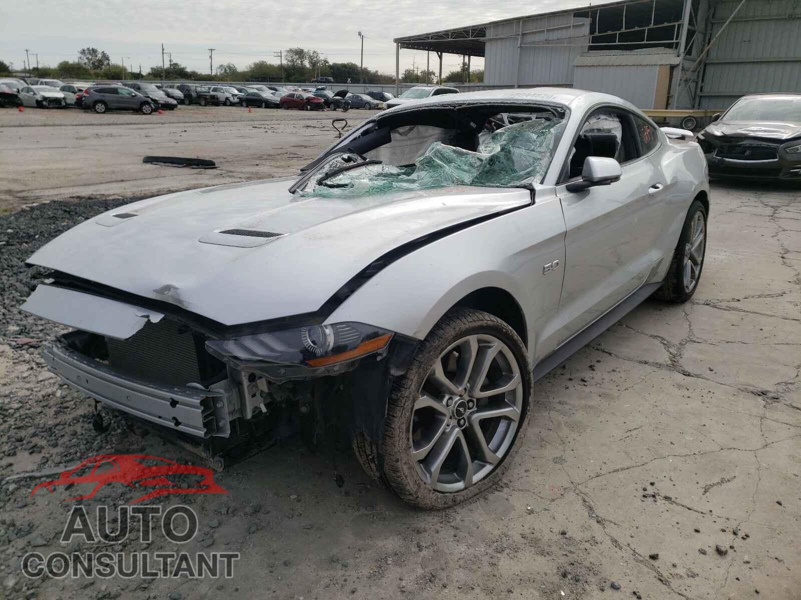 FORD MUSTANG 2019 - 1FA6P8CF0K5118033