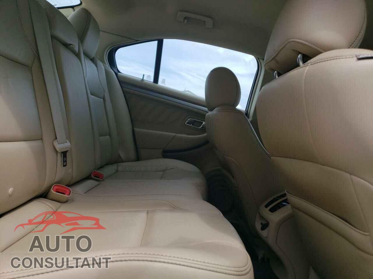 FORD TAURUS 2016 - 1FAHP2E82GG100052
