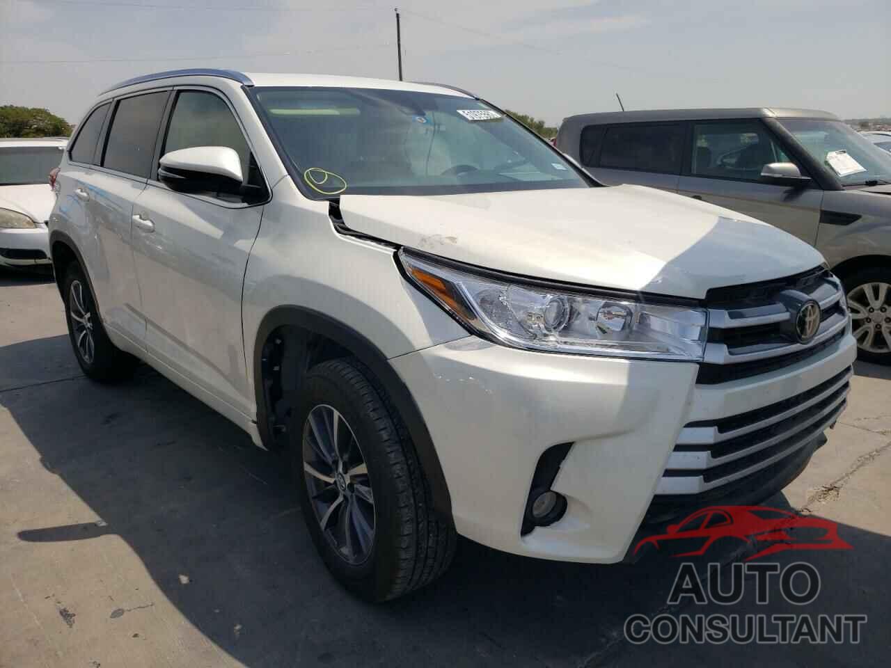 TOYOTA HIGHLANDER 2018 - 5TDKZRFH0JS547221
