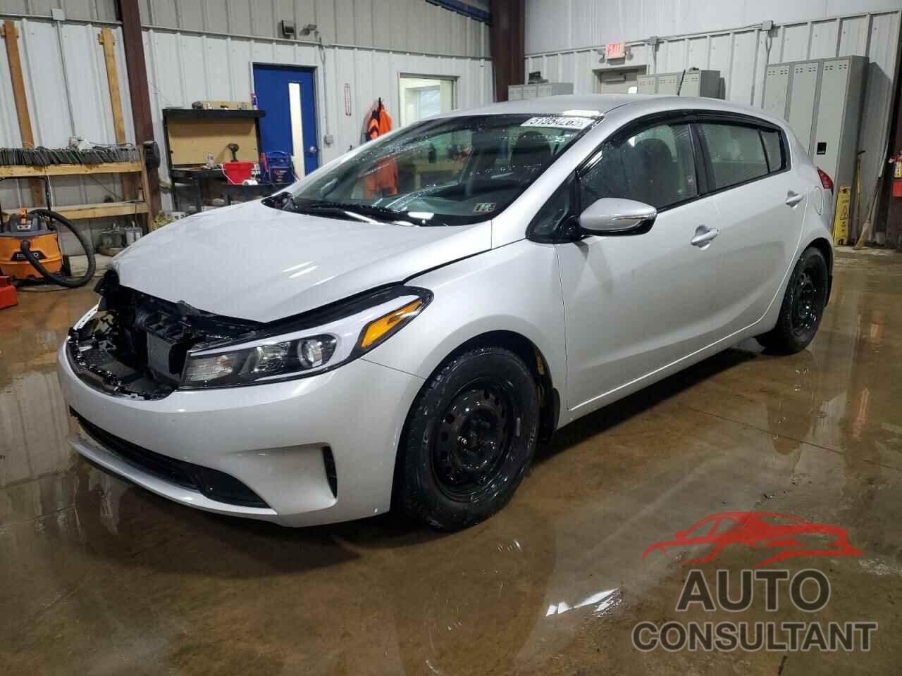 KIA FORTE 2017 - KNAFK5A8XH5704627