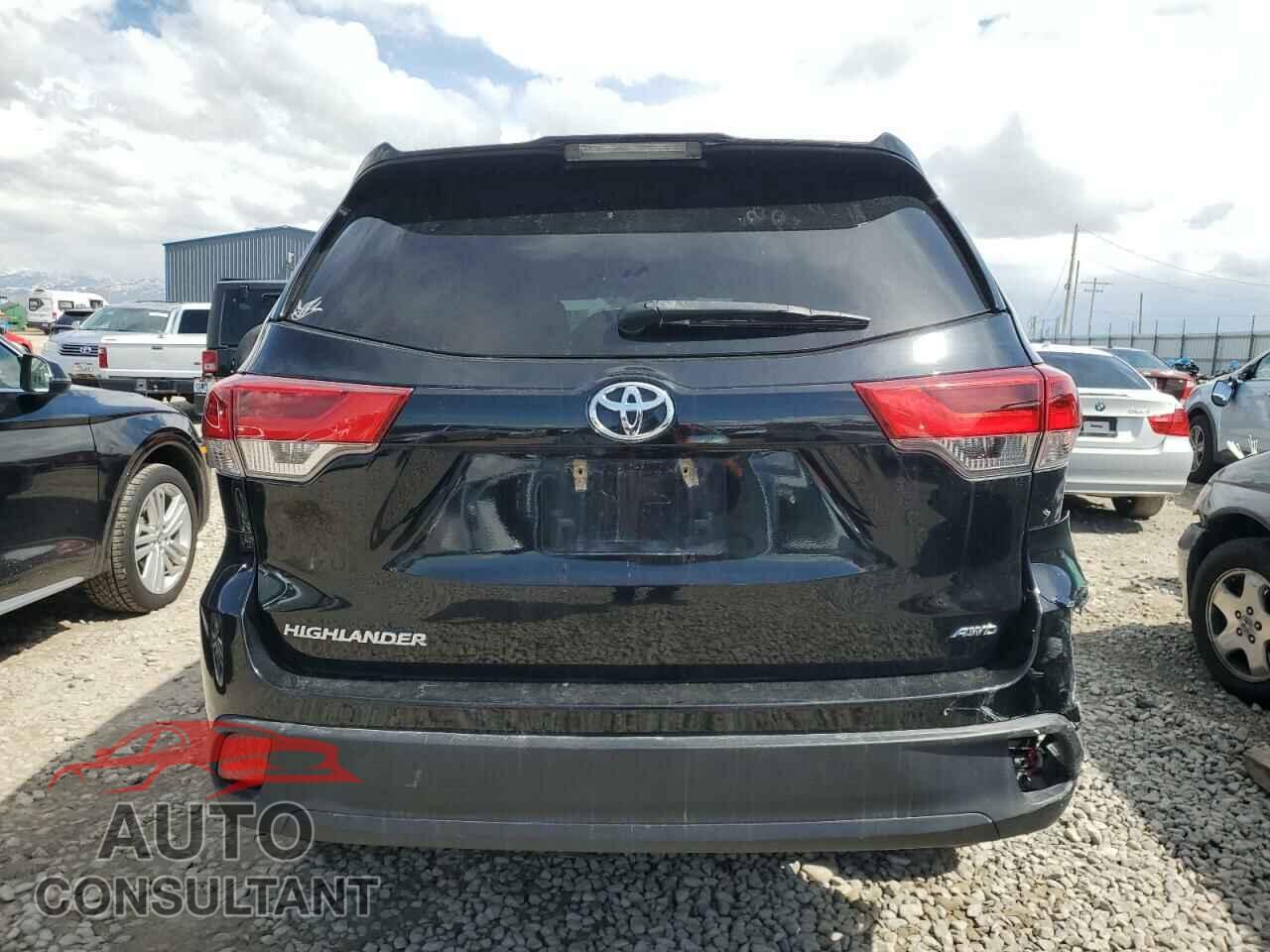 TOYOTA HIGHLANDER 2018 - 5TDBZRFH2JS875952