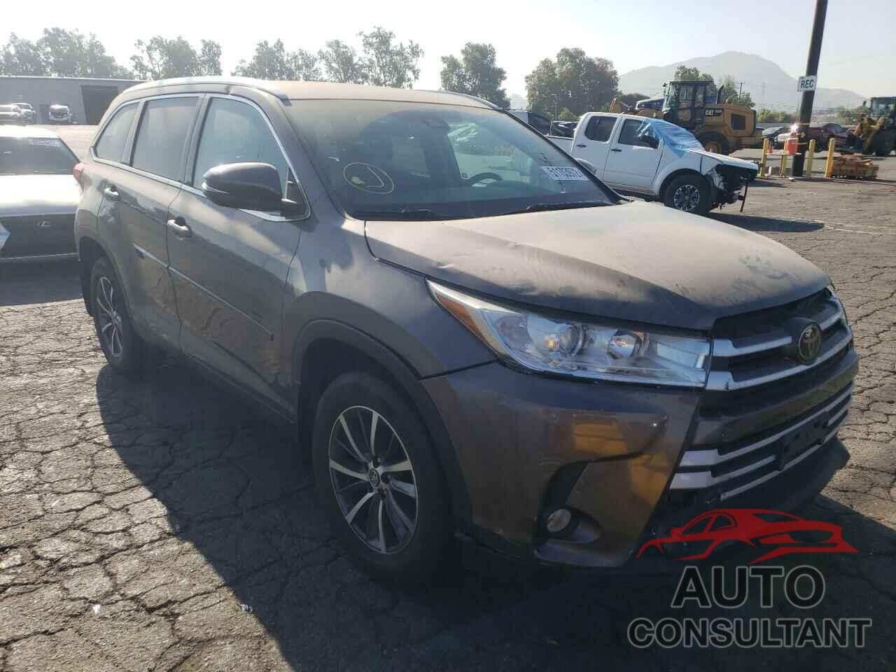 TOYOTA HIGHLANDER 2019 - 5TDKZRFH3KS561910