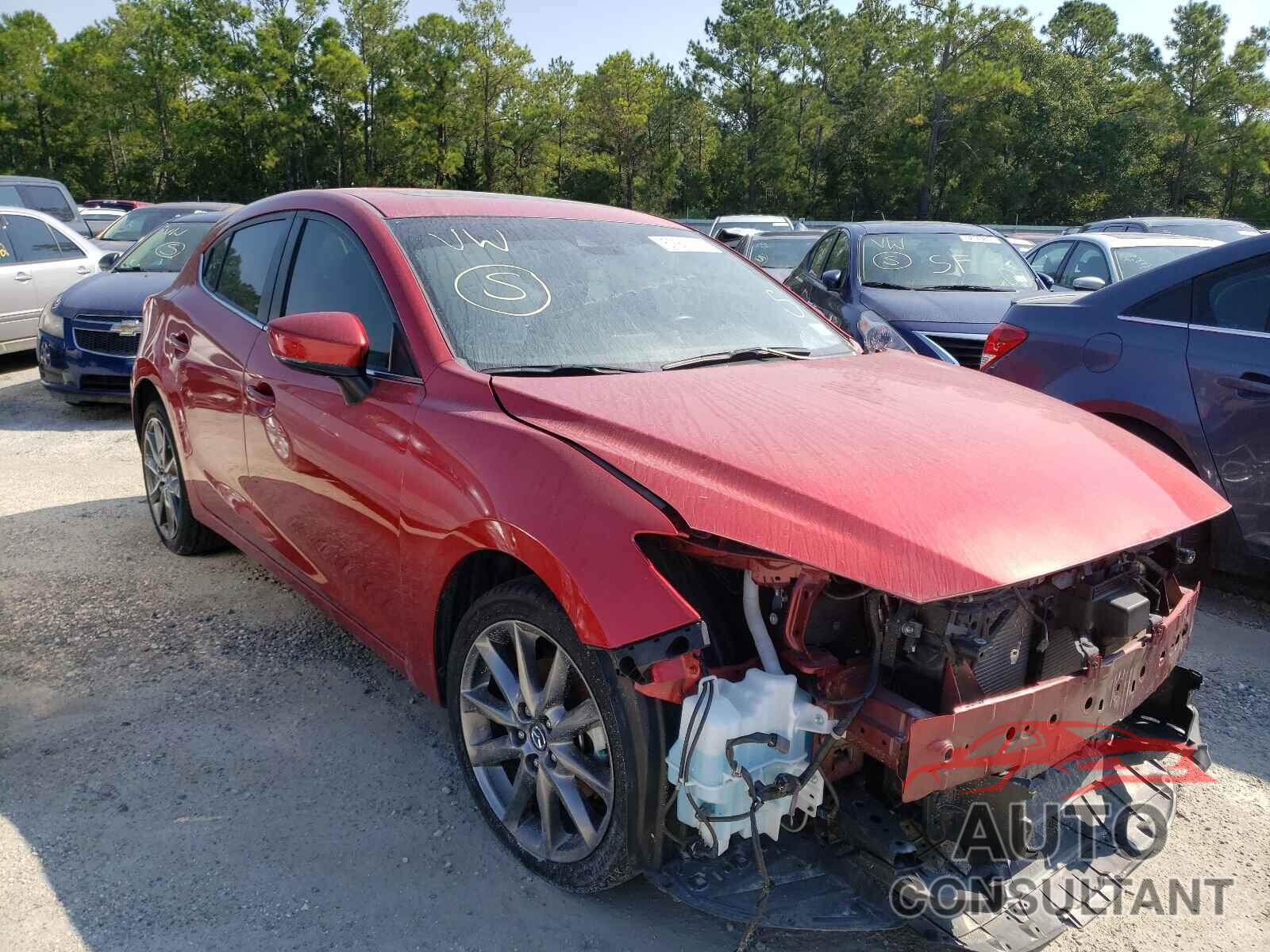 MAZDA 3 2018 - 3MZBN1L38JM268070