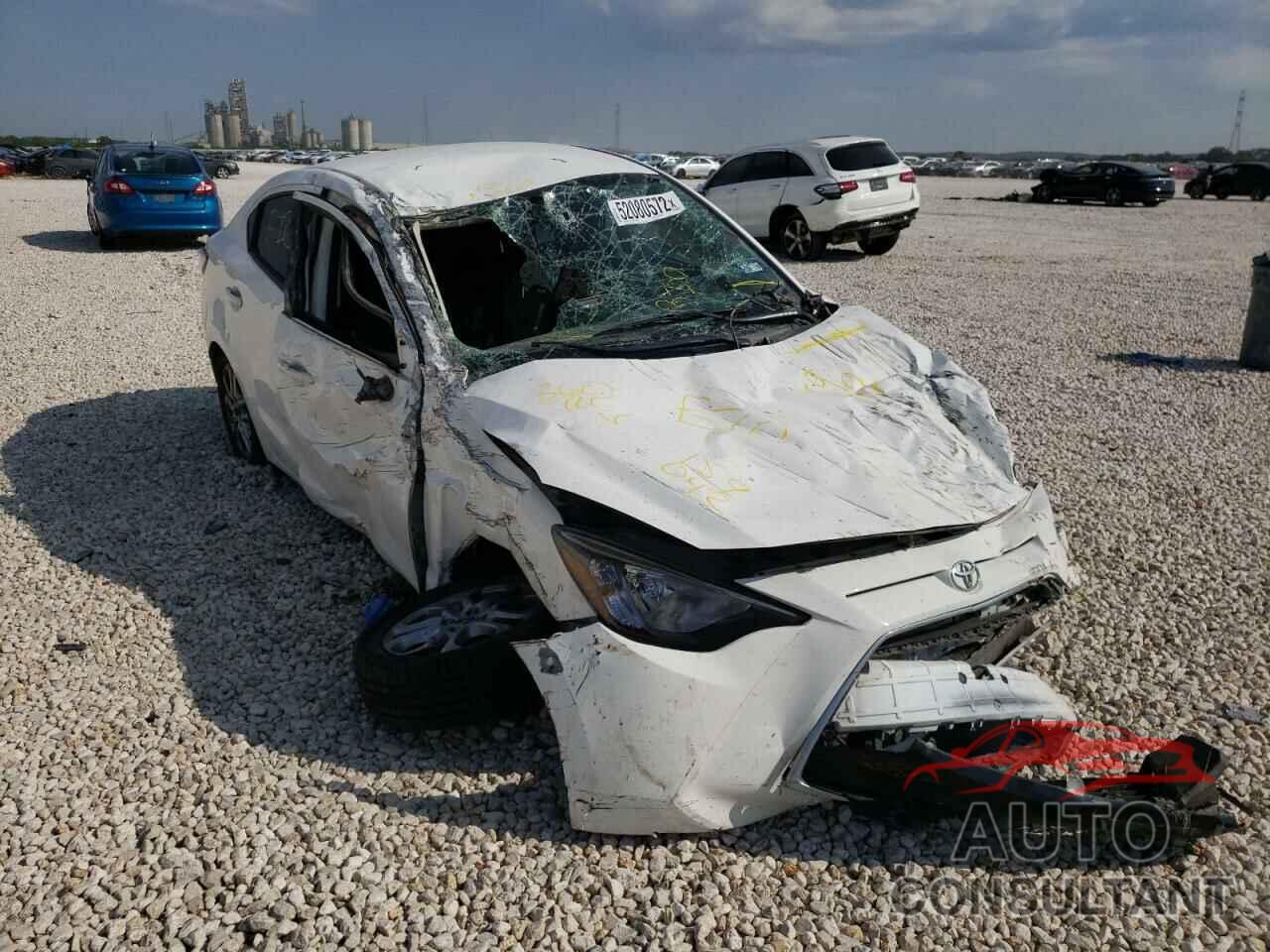 TOYOTA YARIS 2017 - 3MYDLBYV9HY159042
