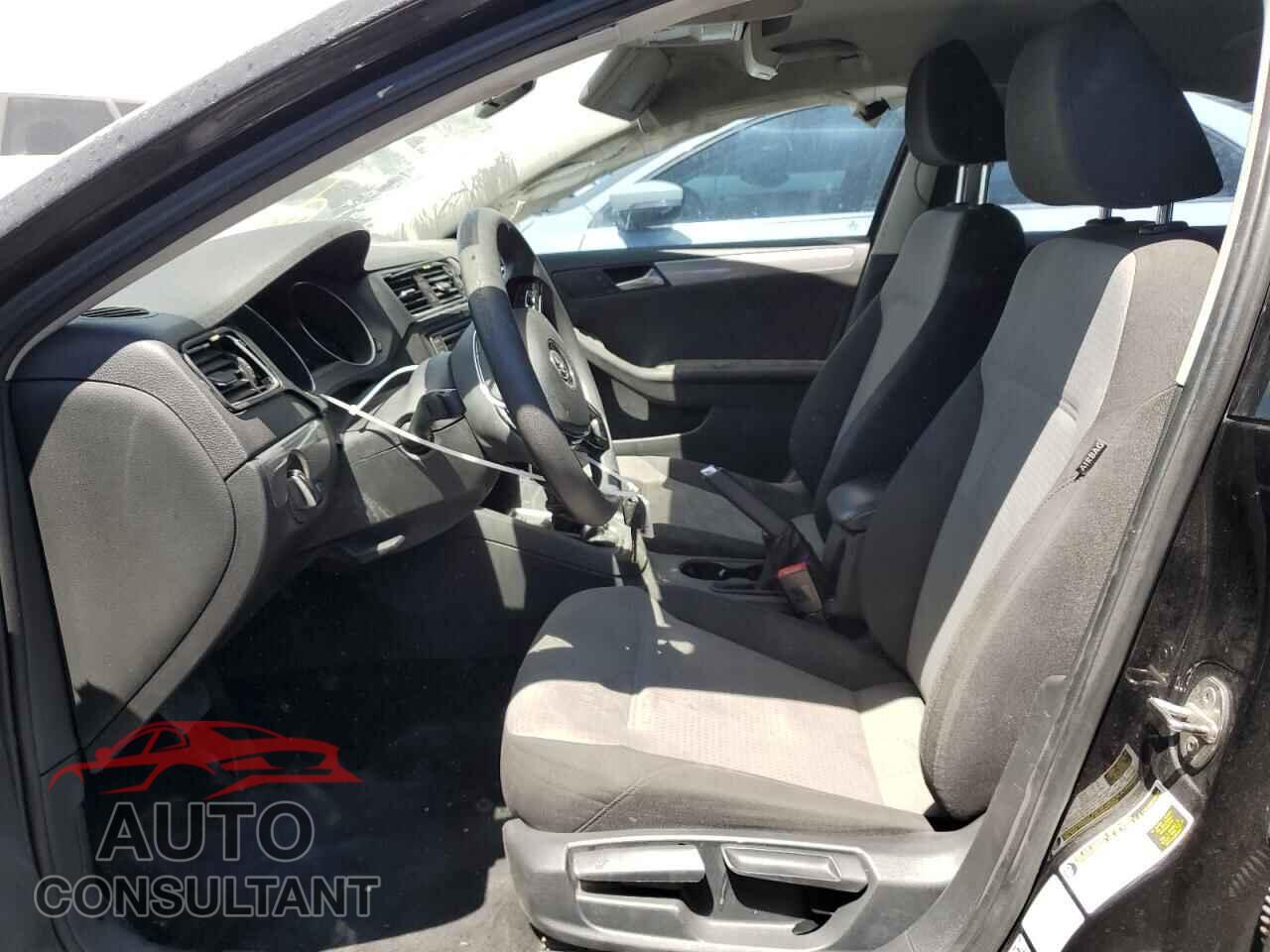 VOLKSWAGEN JETTA 2017 - 3VW2B7AJ1HM321182