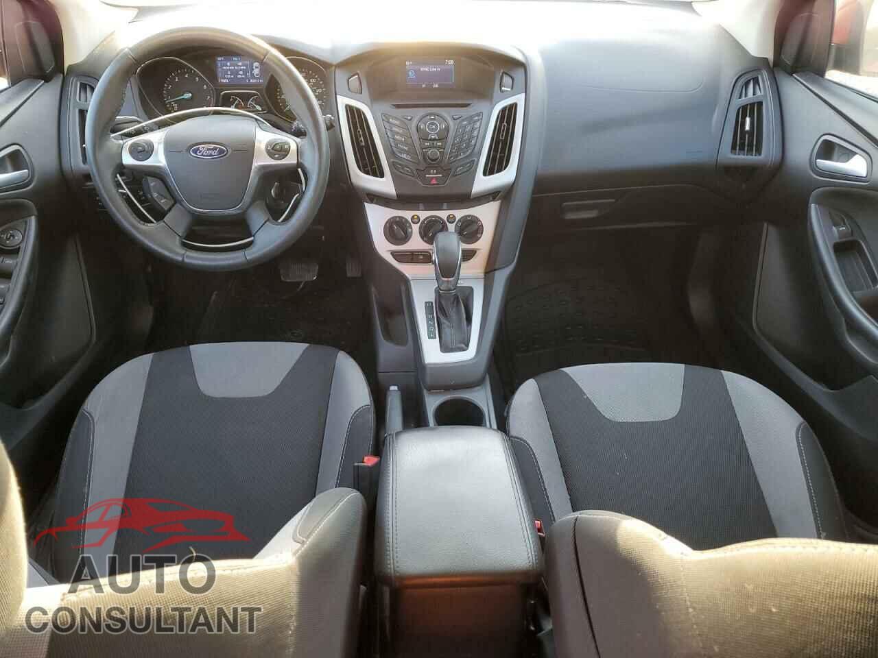 FORD FOCUS 2014 - 1FADP3K2XEL418090