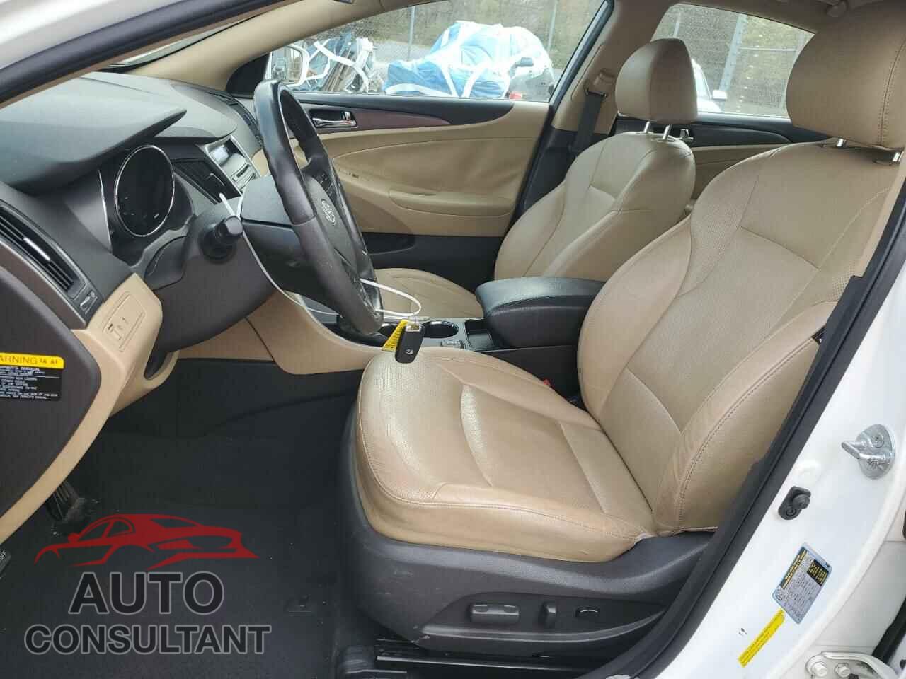 HYUNDAI SONATA 2012 - KMHEC4A44CA044163