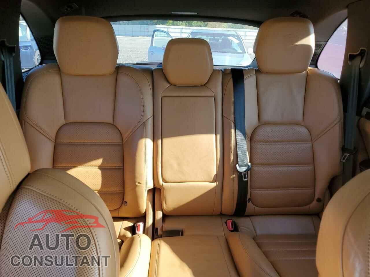 PORSCHE CAYENNE 2012 - WP1AB2A29CLA43084