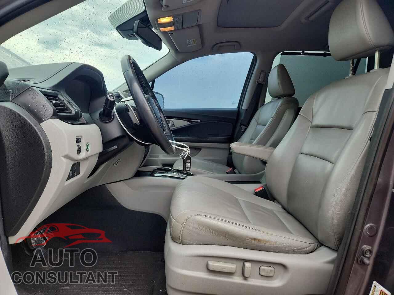 HONDA PILOT 2016 - 5FNYF5H90GB025977