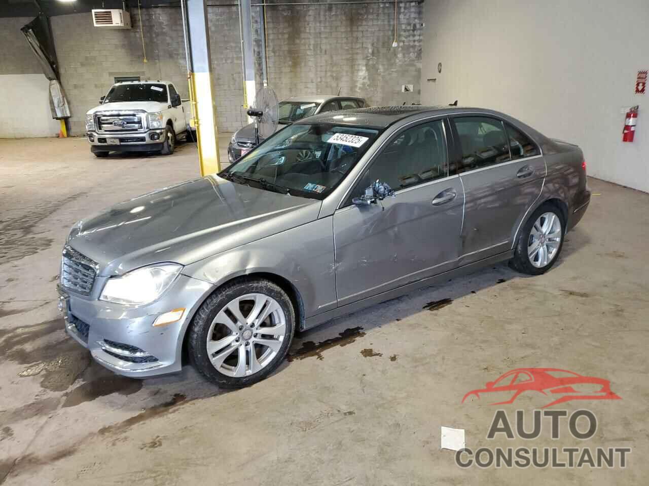 MERCEDES-BENZ C-CLASS 2012 - WDDGF8BB1CA647084