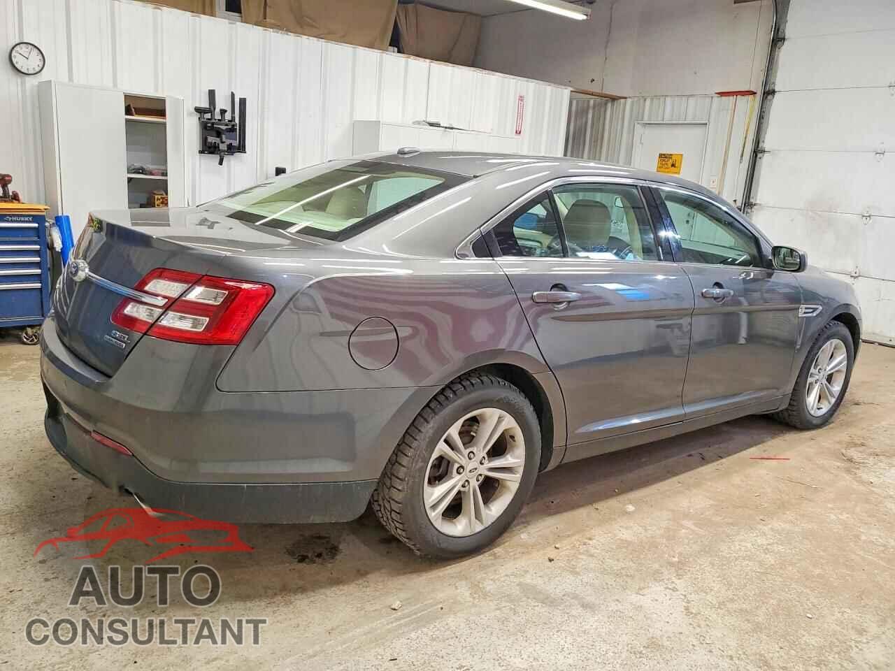 FORD TAURUS 2019 - 1FAHP2E85KG100202