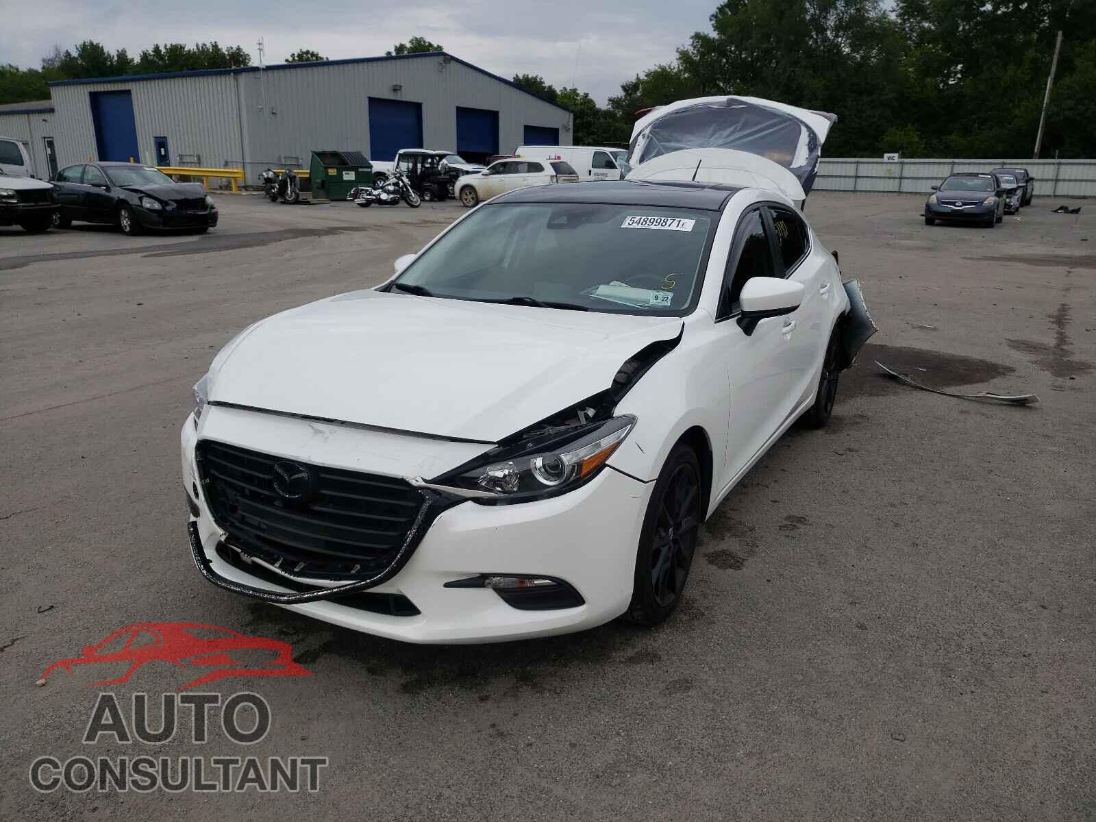 MAZDA 3 2017 - JM1BN1L39H1123484