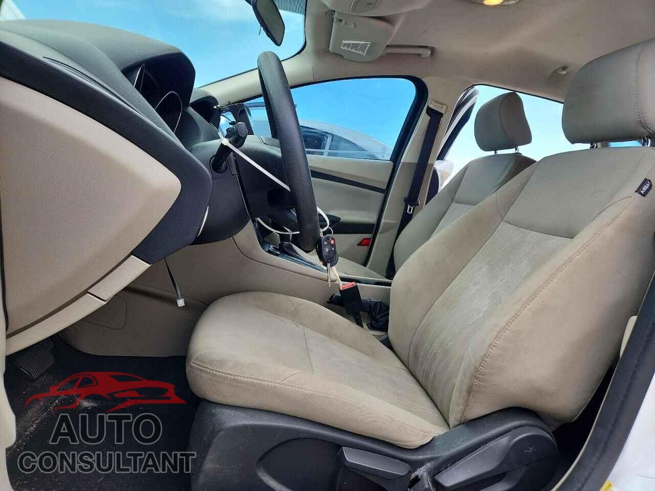 FORD FOCUS 2017 - 1FADP3F20HL275049