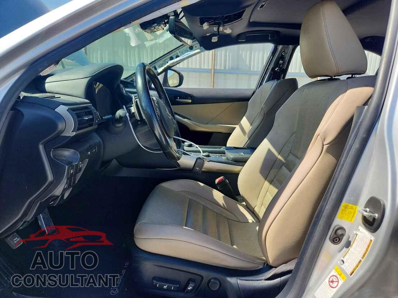 LEXUS IS 2017 - JTHBA1D25H5039512