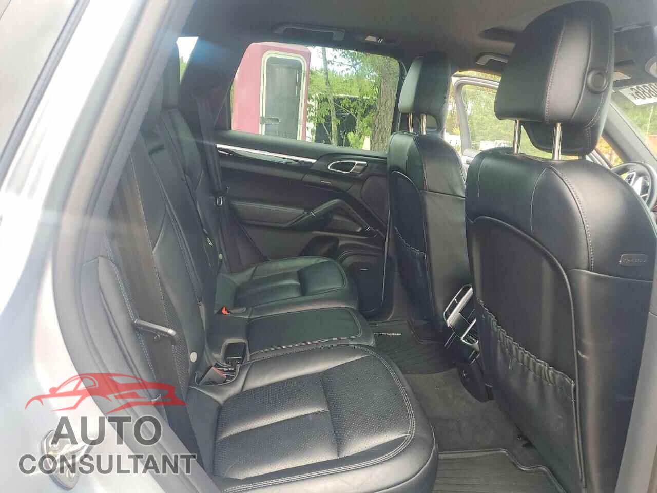 PORSCHE CAYENNE 2016 - WP1AA2A24GLA04850