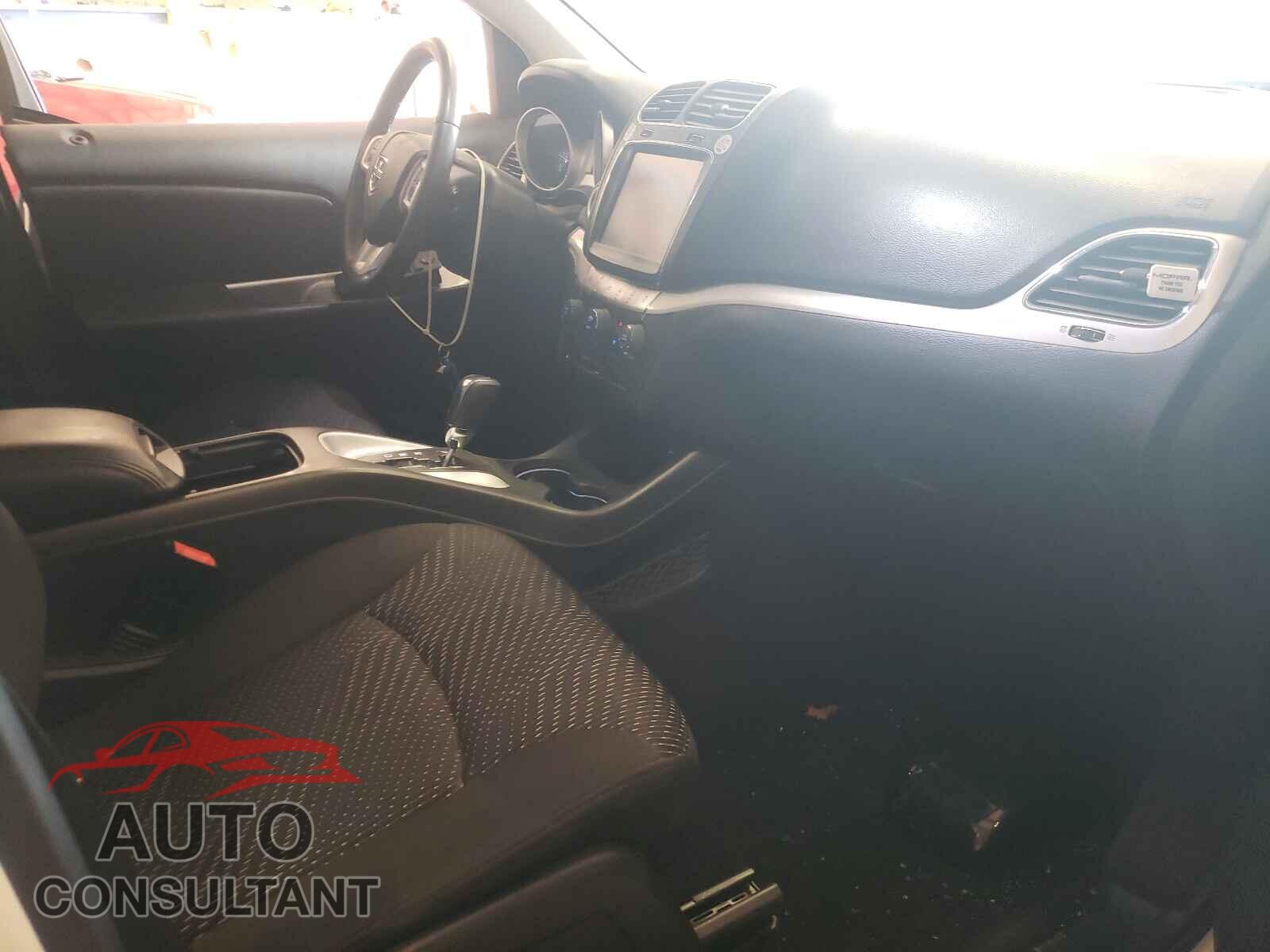 DODGE JOURNEY 2019 - 3C4PDCBB5KT858332