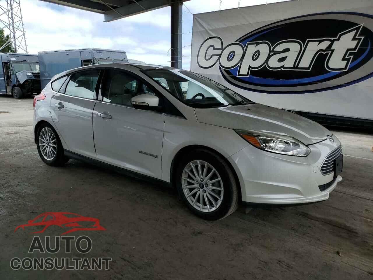FORD FOCUS 2012 - 1FAHP3R49CL458375