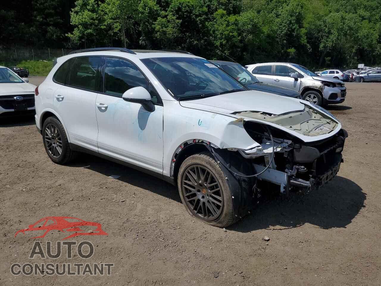 PORSCHE CAYENNE 2017 - WP1AA2A29HKA82659