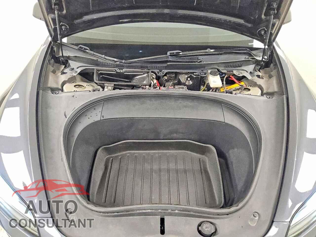 TESLA MODEL 3 2024 - 5YJ3E1EB4RF743791