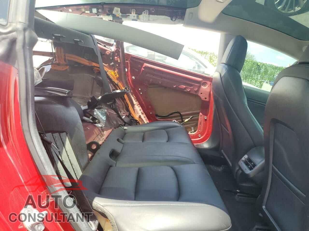 TESLA MODEL 3 2018 - 5YJ3E1EB8JF054552