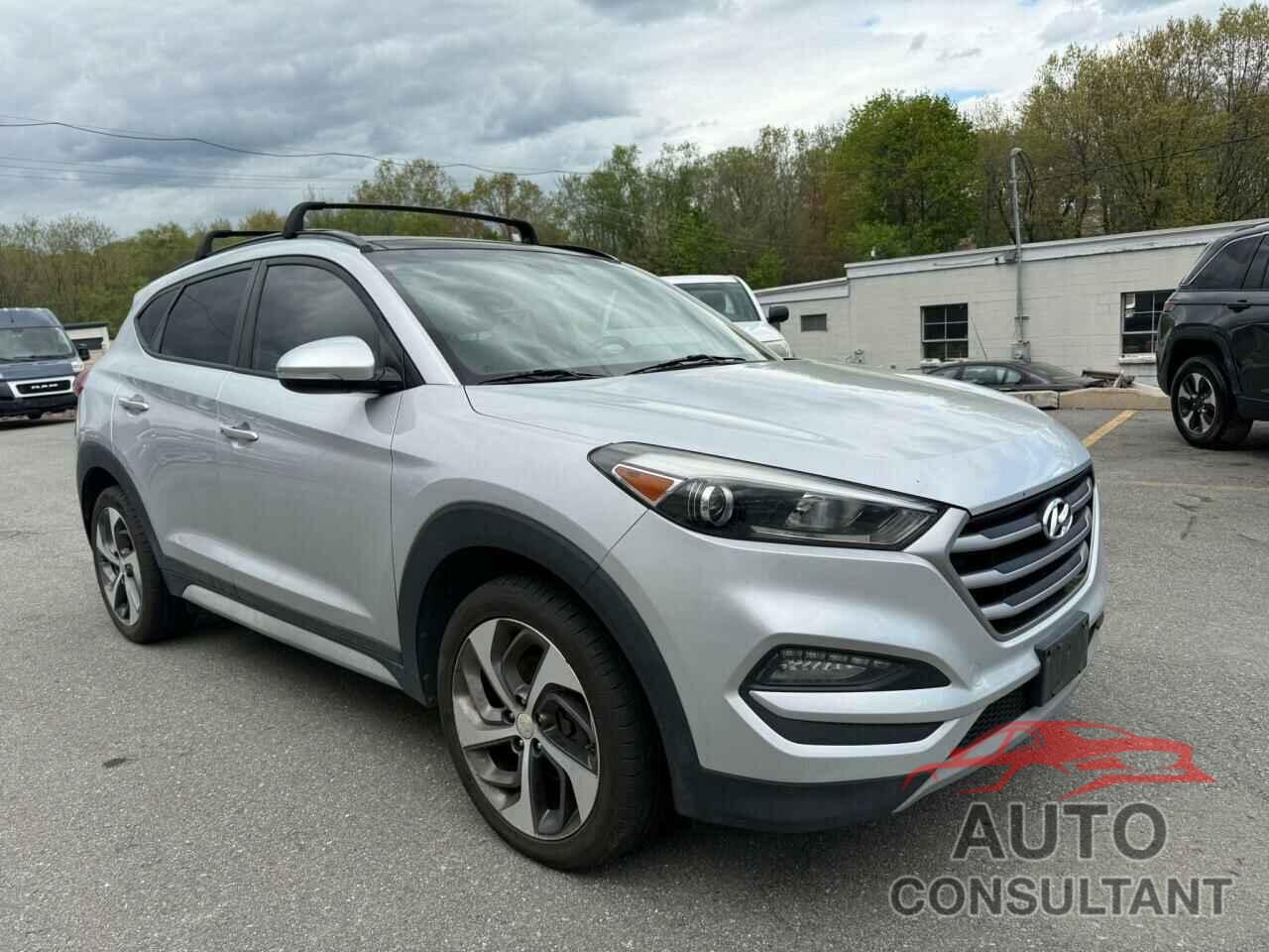 HYUNDAI TUCSON 2018 - KM8J3CA26JU641818