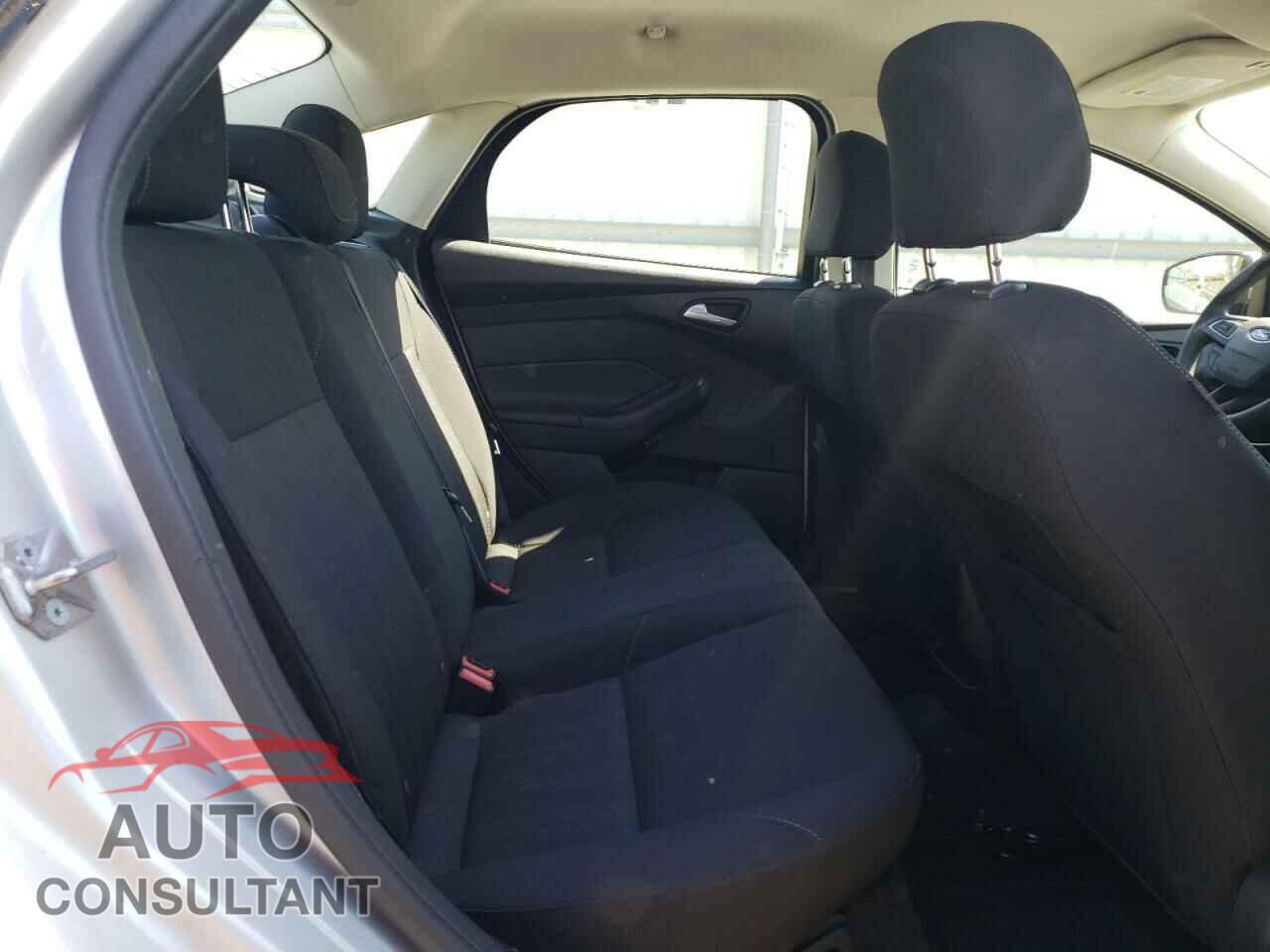 FORD FOCUS 2016 - 1FADP3F2XGL375416
