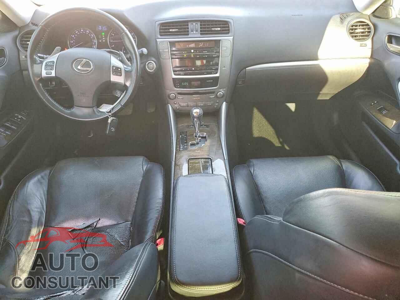 LEXUS IS 2011 - JTHBF5C23B5151257