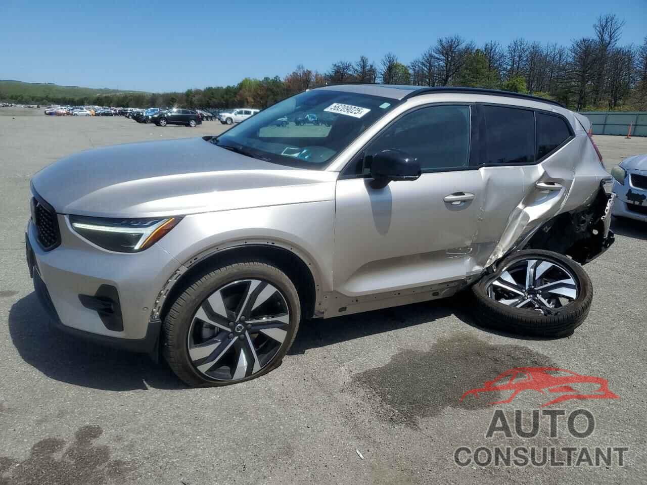 VOLVO XC40 PLUS 2024 - YV4L12ULXR2226152