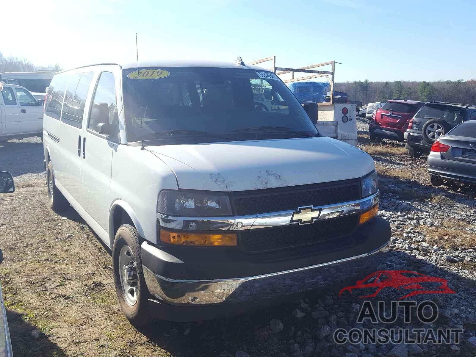 CHEVROLET EXPRESS 2019 - 1GAZGPFG7K1233427