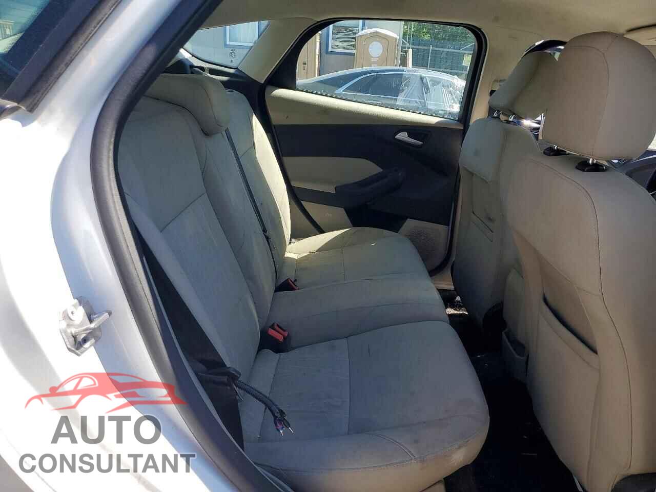 FORD FOCUS 2016 - 1FADP3K28GL392978