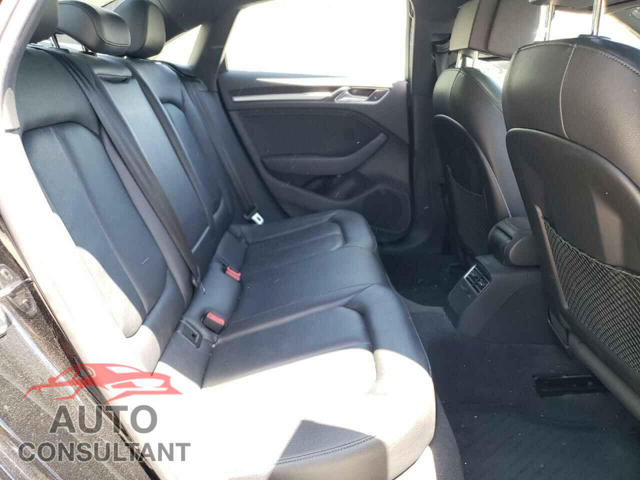 AUDI A3 2019 - WAUBEGFF6KA078002