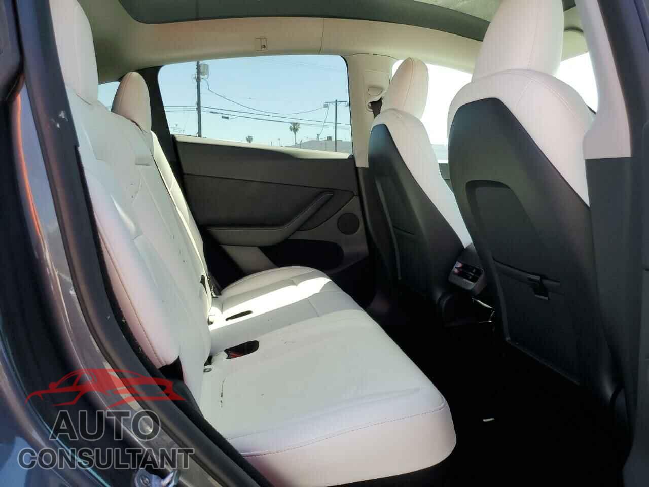 TESLA MODEL Y 2023 - 7SAYGDEEXPF889351