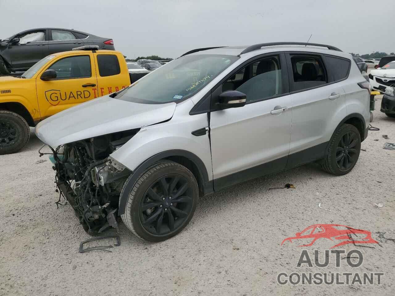 FORD ESCAPE 2017 - 1FMCU9J95HUB90042