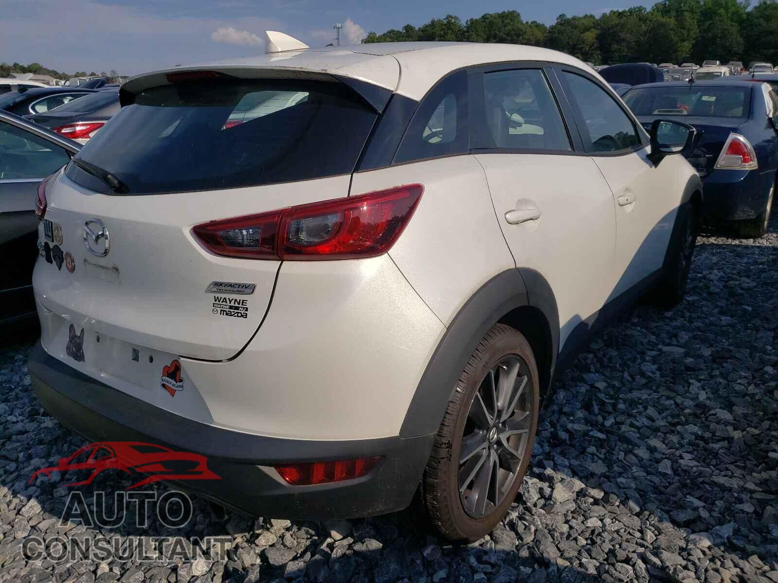 MAZDA CX-3 2018 - JM1DKFC76J1305635