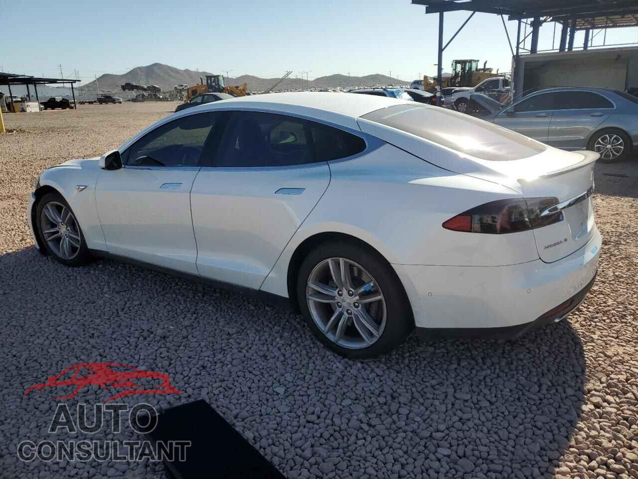 TESLA MODEL S 2015 - 5YJSA1E14FF104479