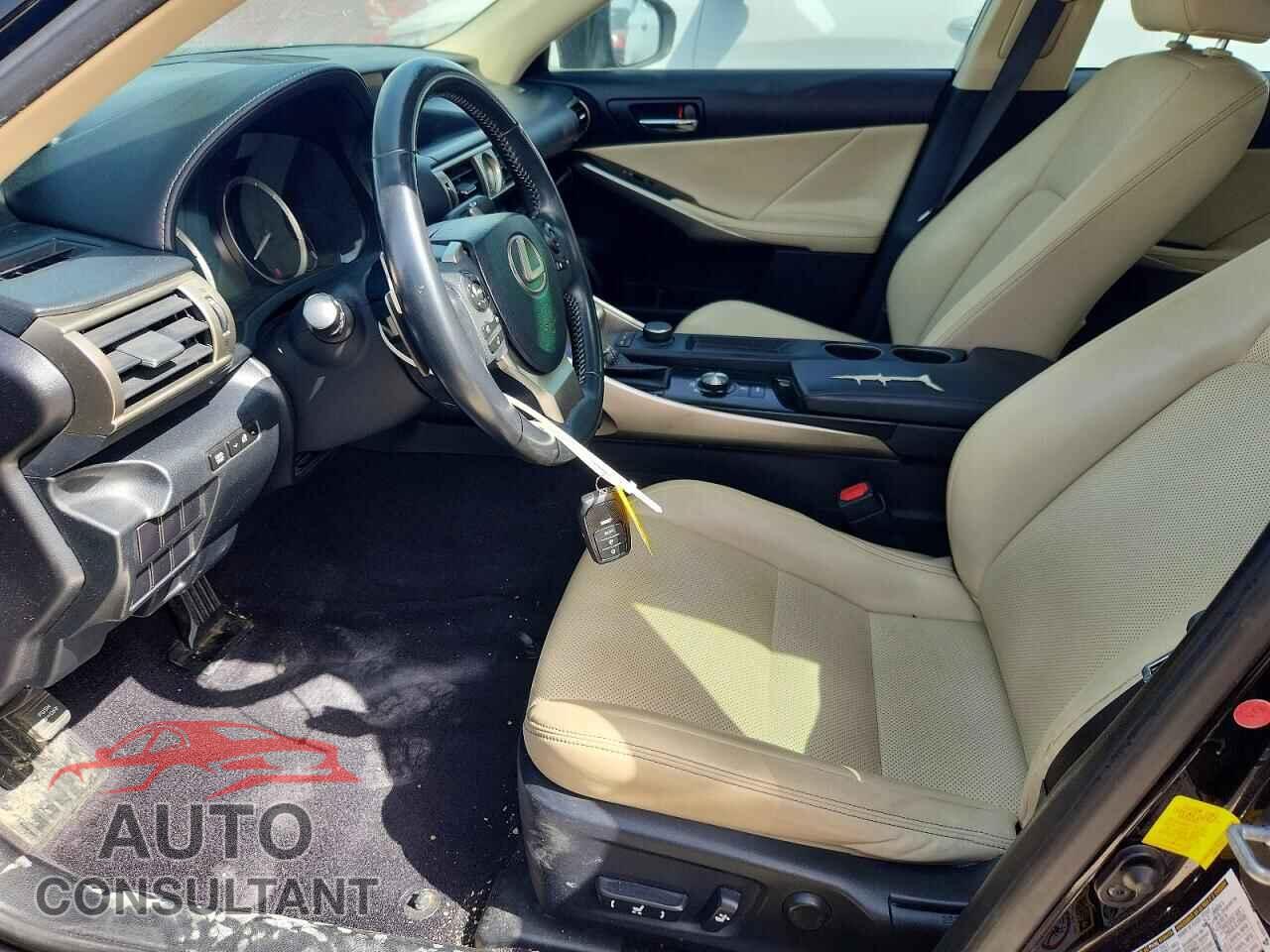 LEXUS IS 2014 - JTHBF1D21E5036135