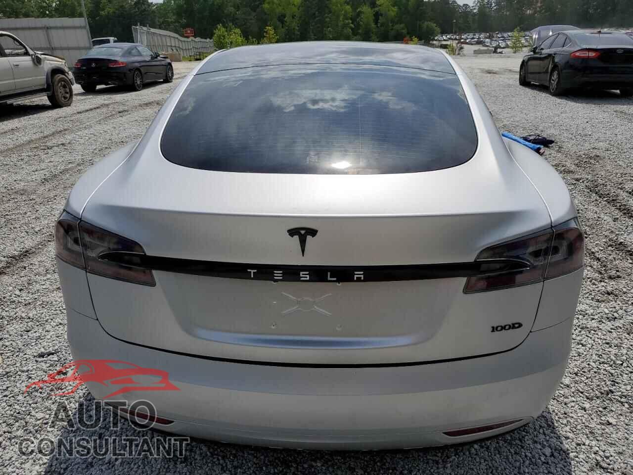 TESLA MODEL S 2018 - 5YJSA1E20JF263310