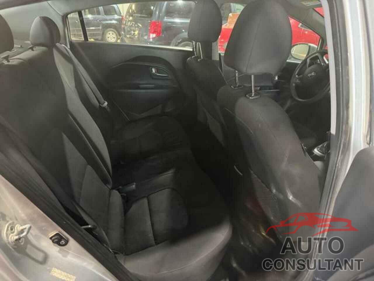 KIA RIO 2015 - KNADM4A35F6455659