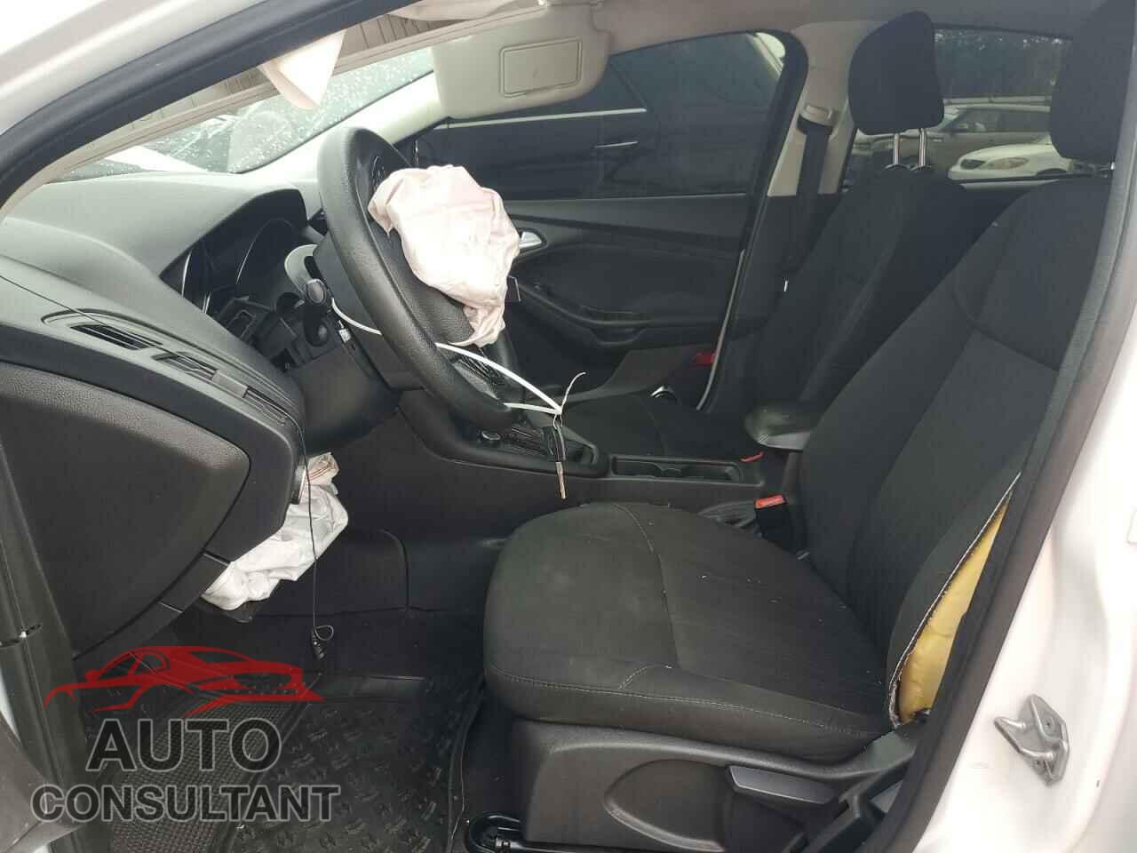 FORD FOCUS 2016 - 1FADP3K28GL402473