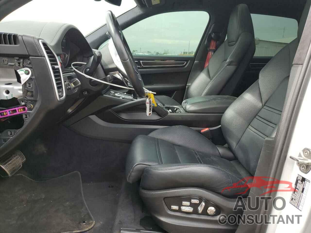 PORSCHE CAYENNE 2021 - WP1AG2AY0MDA34405