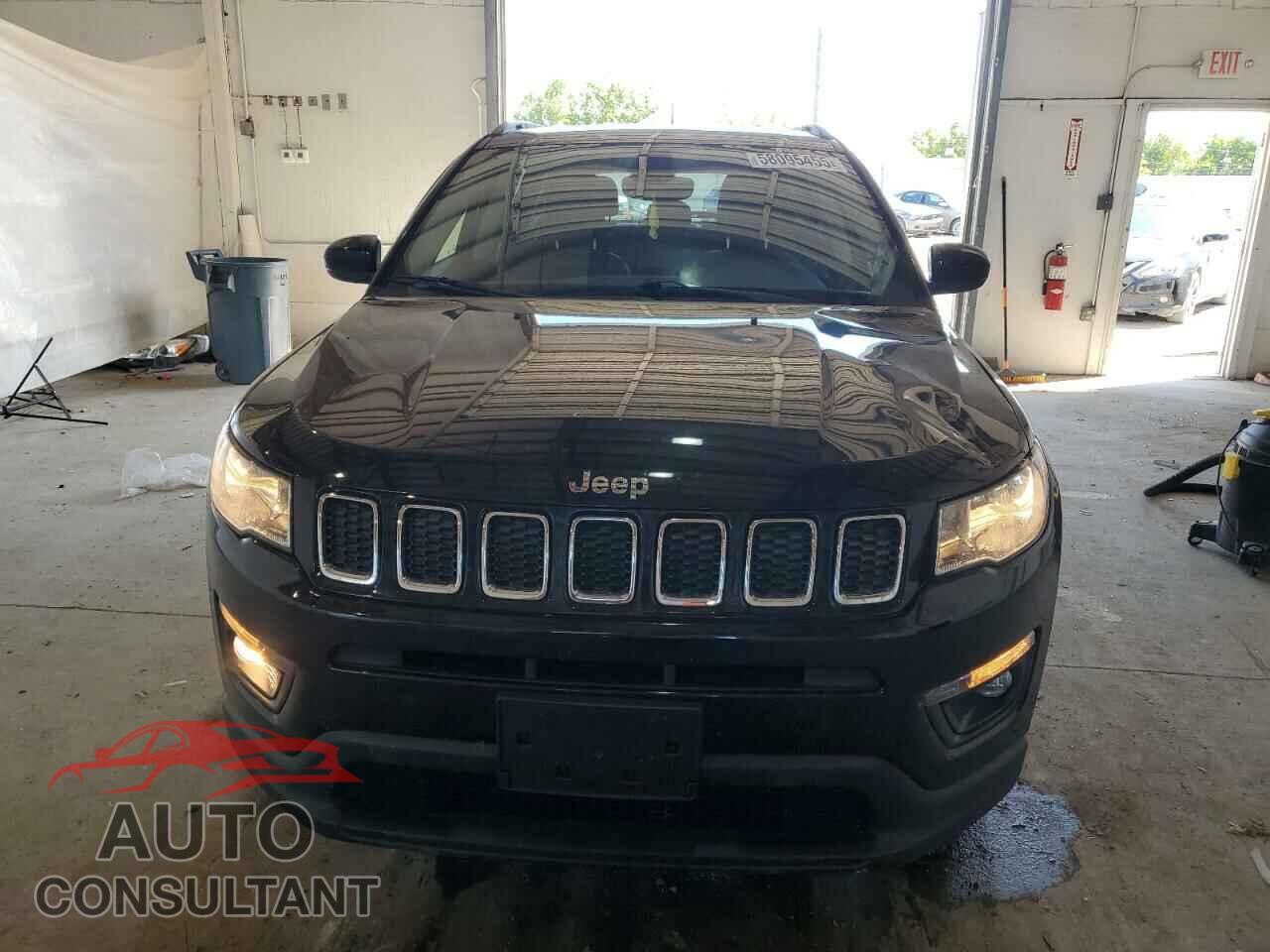 JEEP COMPASS 2018 - 3C4NJDBB2JT232824
