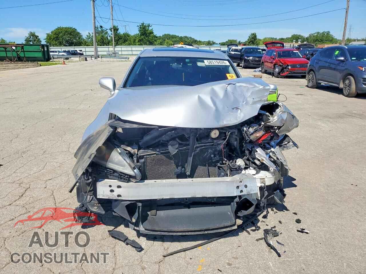 LEXUS IS 2011 - JTHCE5C21B5000697