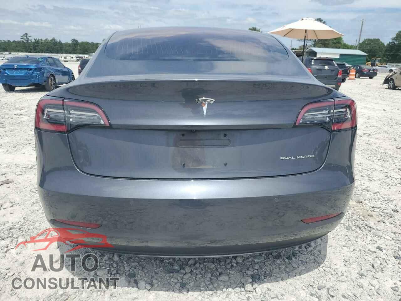 TESLA MODEL 3 2018 - 5YJ3E1EB0JF128529